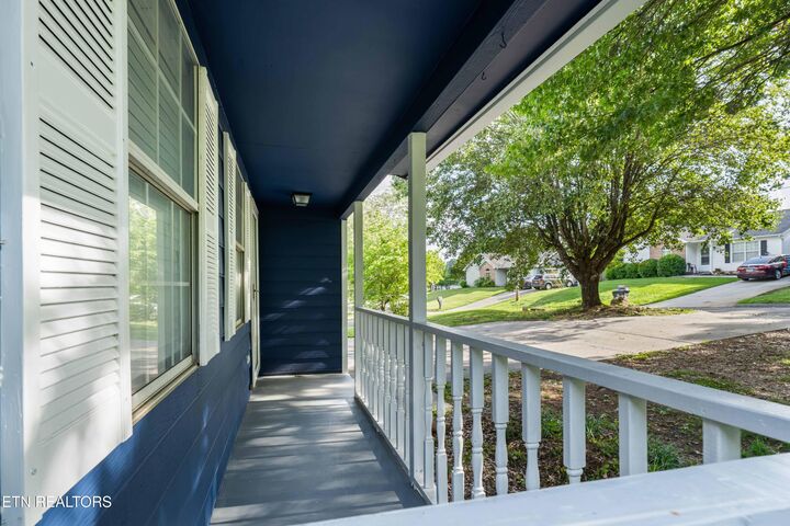 Property Photo:  2004 Hyde Park Lane  TN 37921 