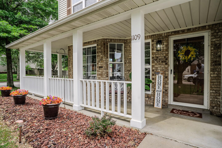 Property Photo:  1109 Narrow Lane  KY 40517 