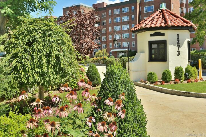 Property Photo: 1273 North Avenue Ent 7 5gh NY 10804