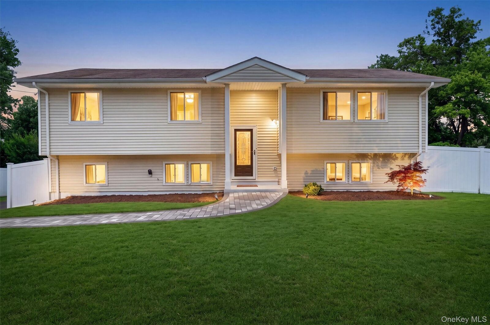 Property Photo:  10 Tanglewood Drive  NY 10924 