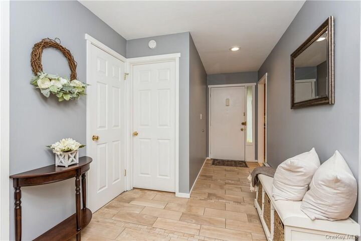 Property Photo: 33 Heritage Hills A NY 10589