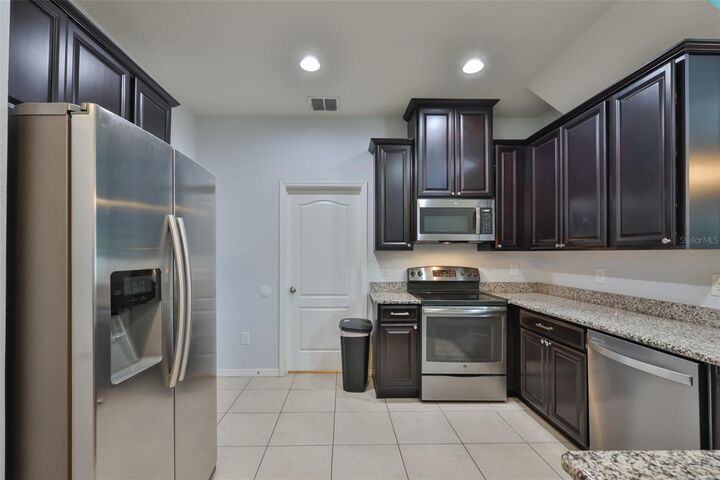 Property Photo: 3019 Old Fulton Place FL 33510