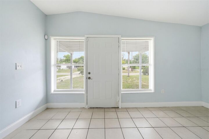 Property Photo: 1311 Hillcrest Drive FL 32114