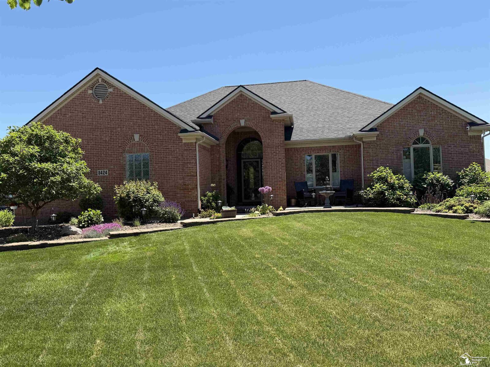 Property Photo: 8424 Eagle Pointe Drive MI 48166