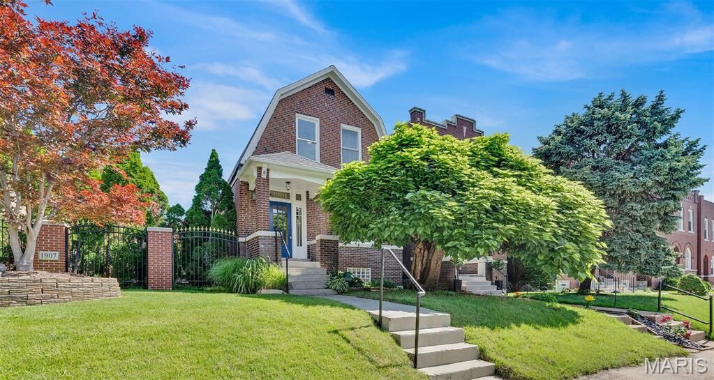 Property Photo:  1901 Allen Avenue  MO 63104 