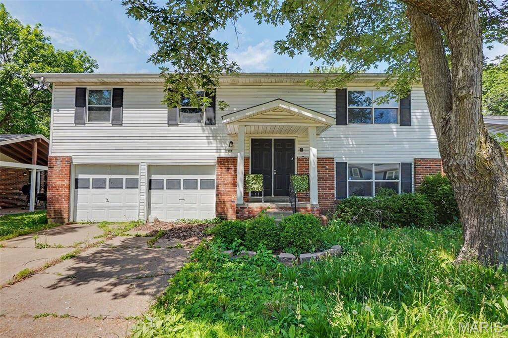Property Photo: 2337 Millvalley Drive MO 63031