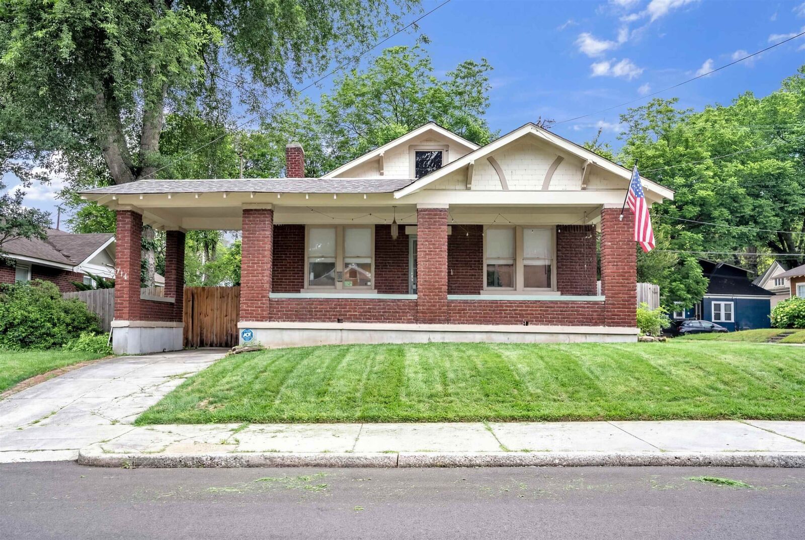 Property Photo:  916 Meda St  TN 38104 