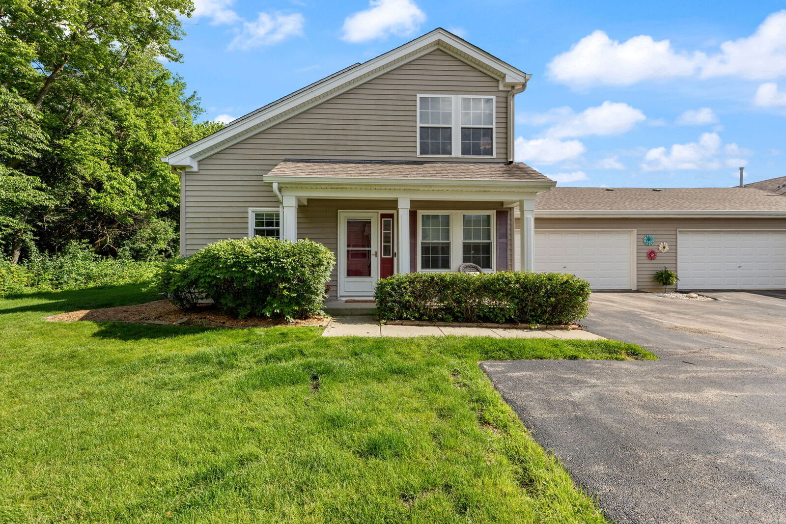 Property Photo:  105 Waterbury Circle  IL 60543 