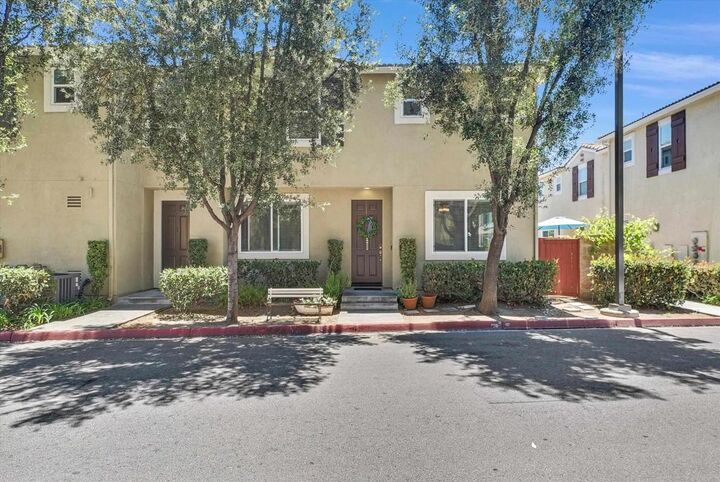 Property Photo:  27571 Darrington Avenue 2  CA 92562 