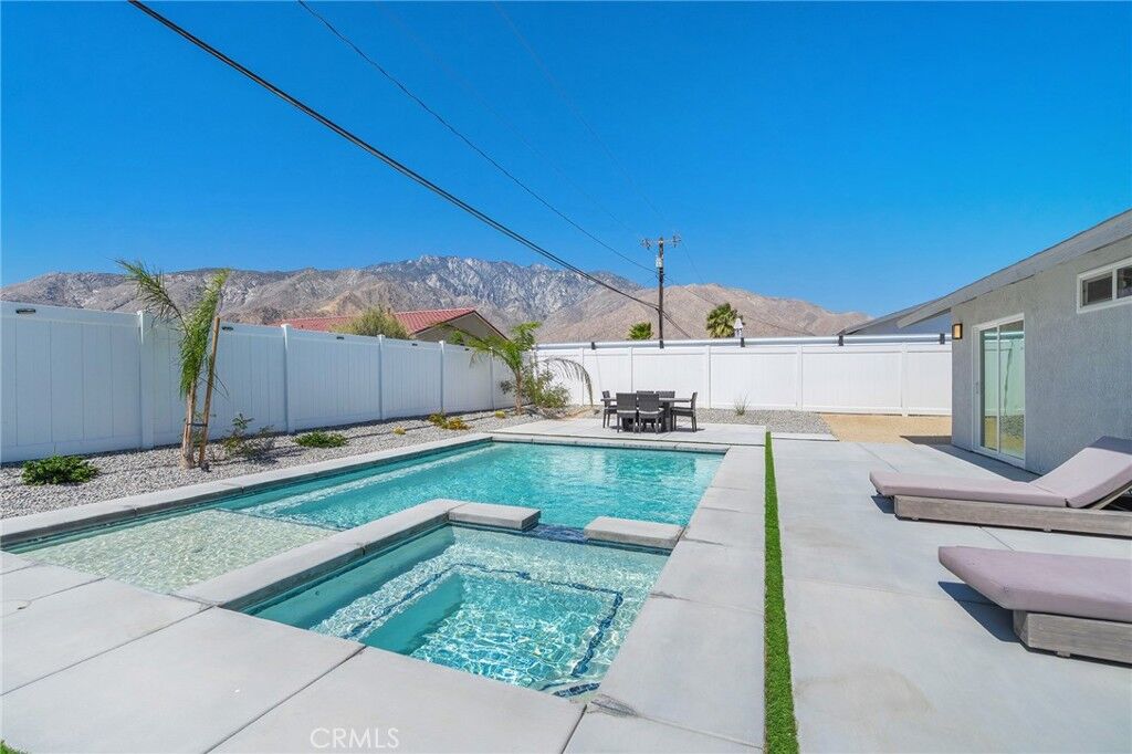 Property Photo:  373 W Avenida Cerca  CA 92262 