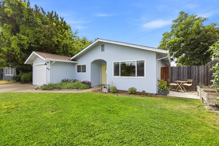 Property Photo:  8538 Everglade Drive  CA 95826 