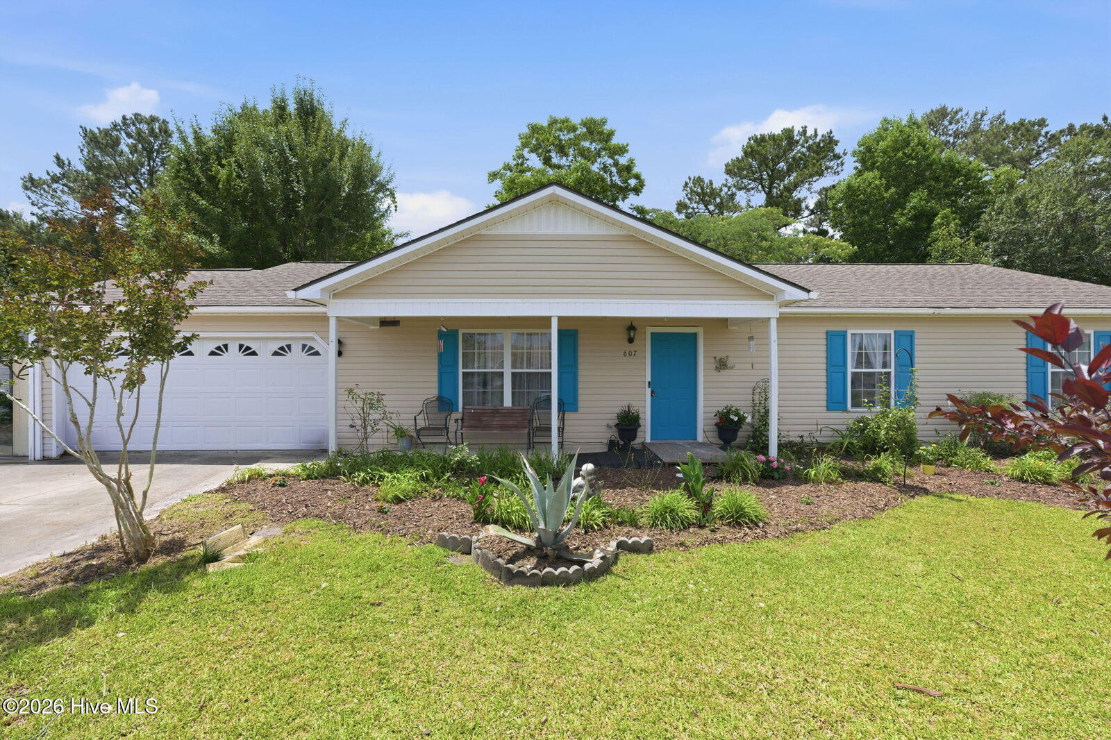 Property Photo: 607 Darkwood Drive NC 28532