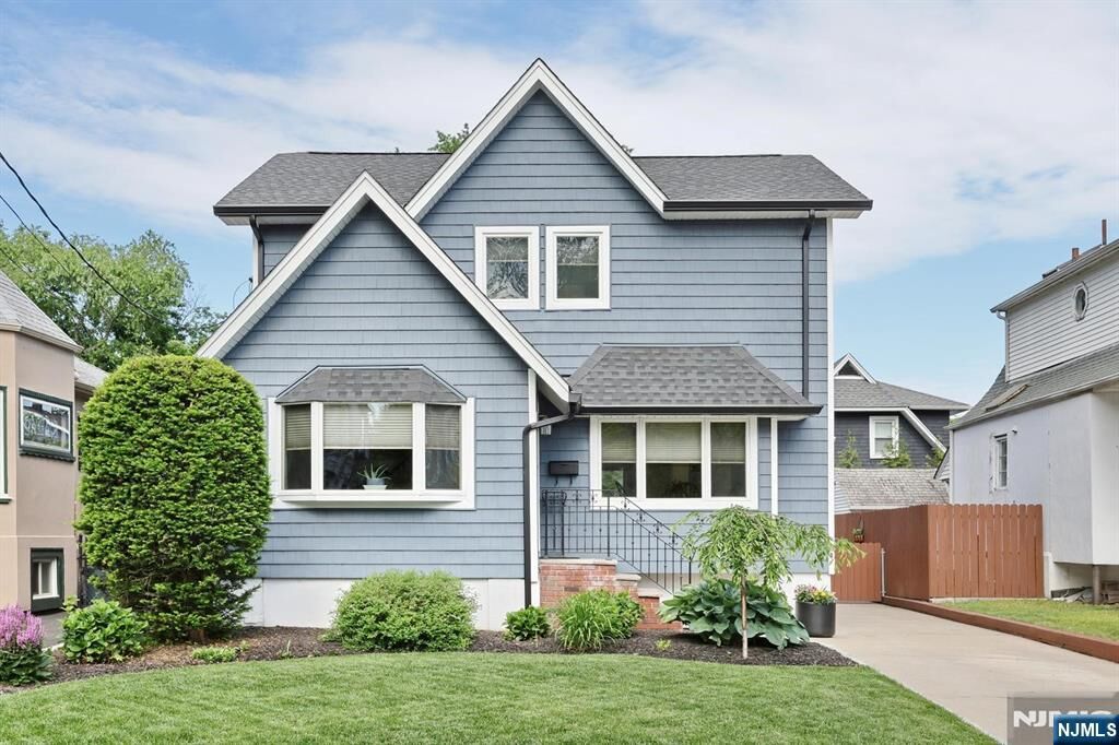 Property Photo:  94 Smith Avenue  NJ 07621 