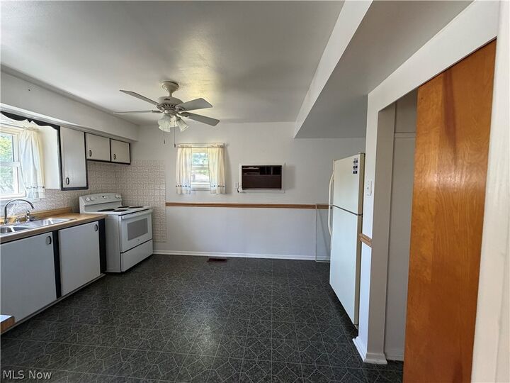 Property Photo:  1452 Humbolt Avenue  OH 44502 