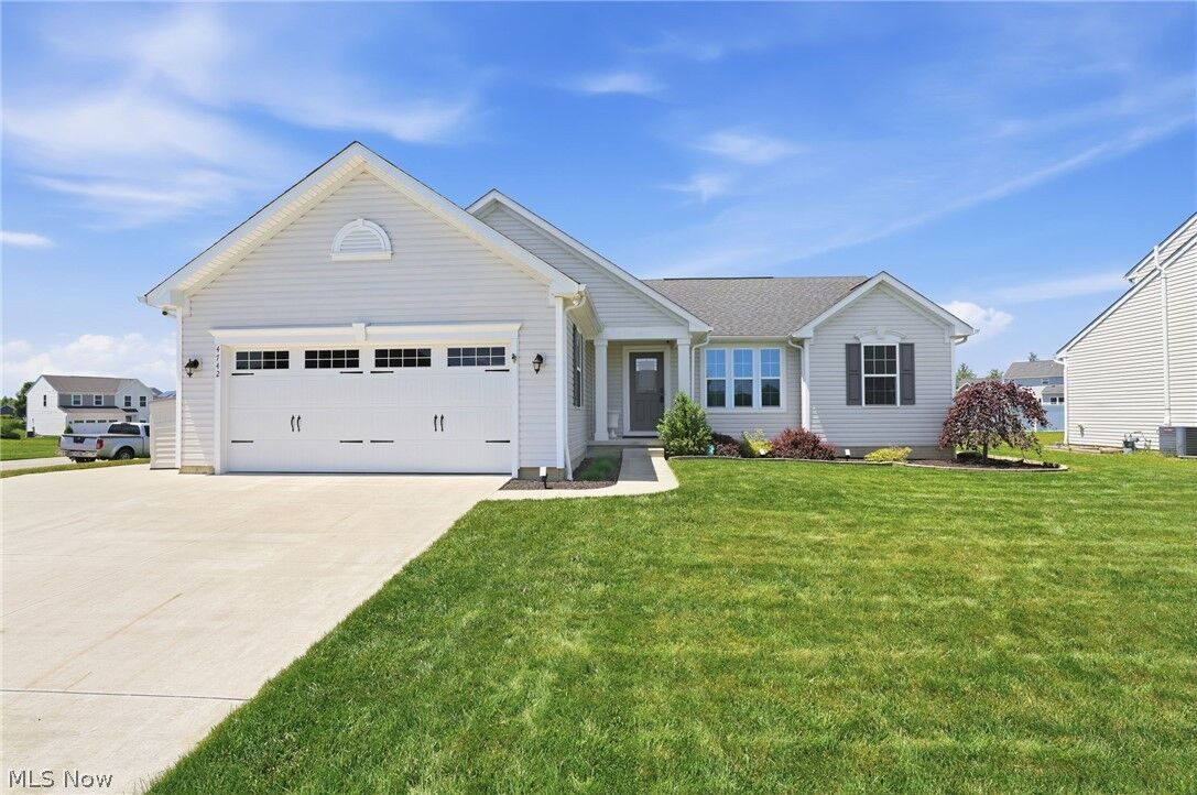 Property Photo: 4742 Gooseberry Knoll OH 44266