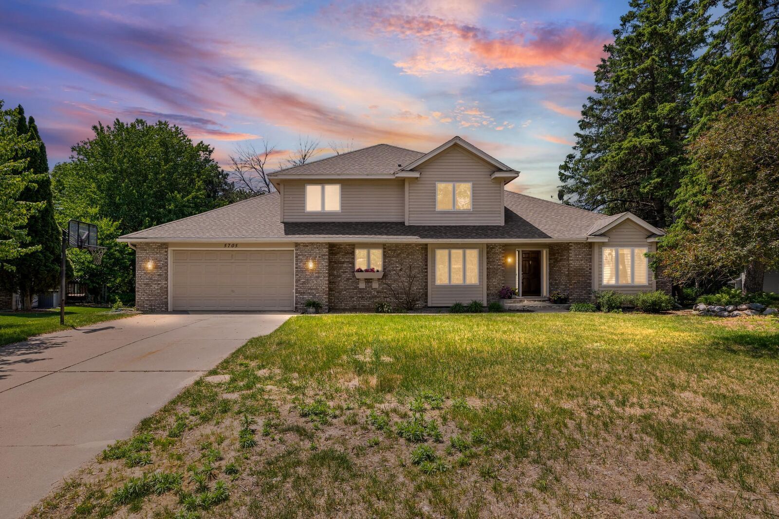 Property Photo:  5705 Lois Lane  MN 55126 