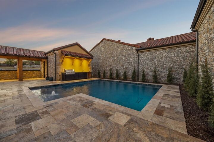 Property Photo: 16 Catalonia Drive TX 76262