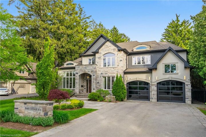 Property Photo:  648 Cedar Avenue  ON L7T 2R5 