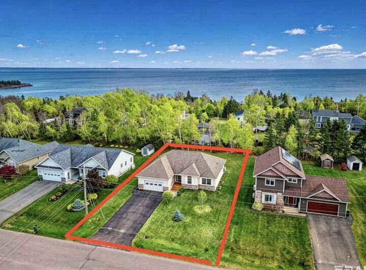 65 Southampton Drive — photo 1