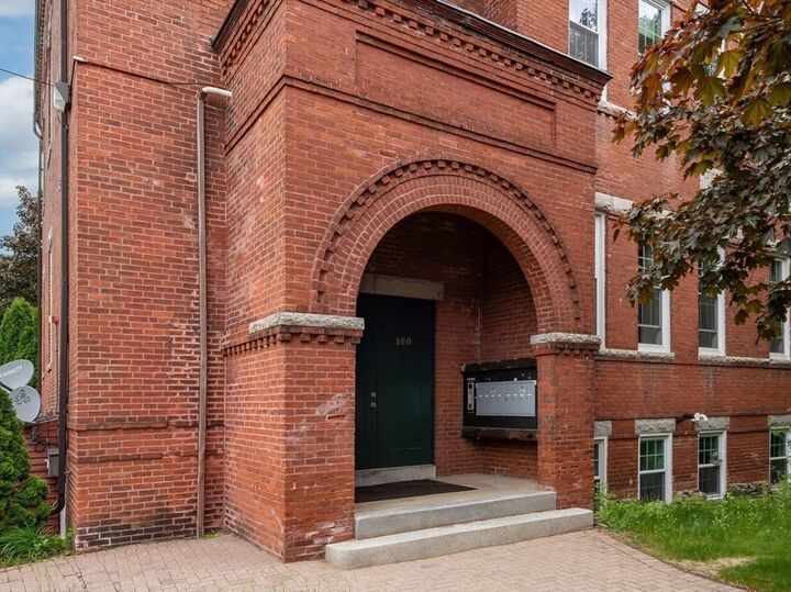 Property Photo:  160 Salem Street 201  MA 01835 