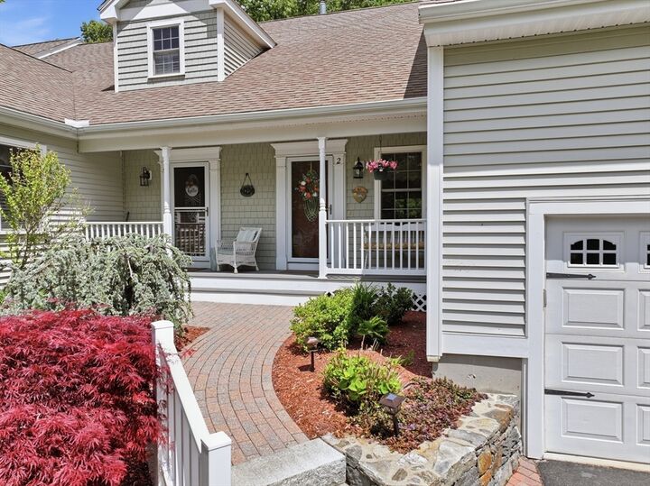 Property Photo:  2 Ashton Ln 2  MA 01527 
