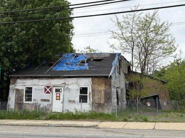 Property Photo:  68 E Broadway  MA 01440 