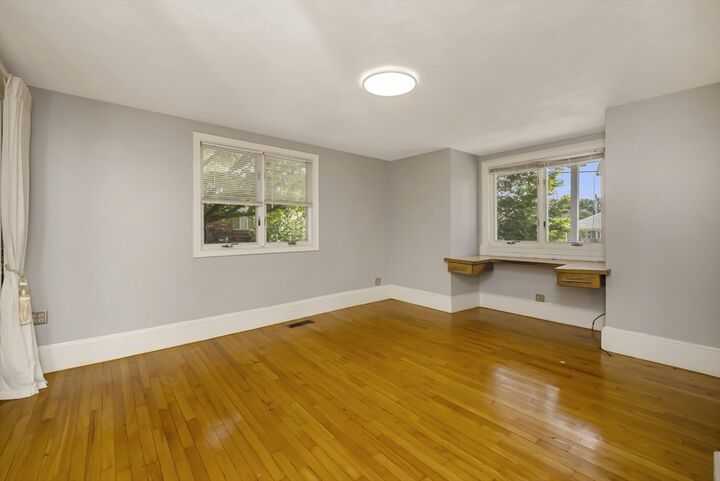 Property Photo:  52 Barrett St 1  MA 02148 