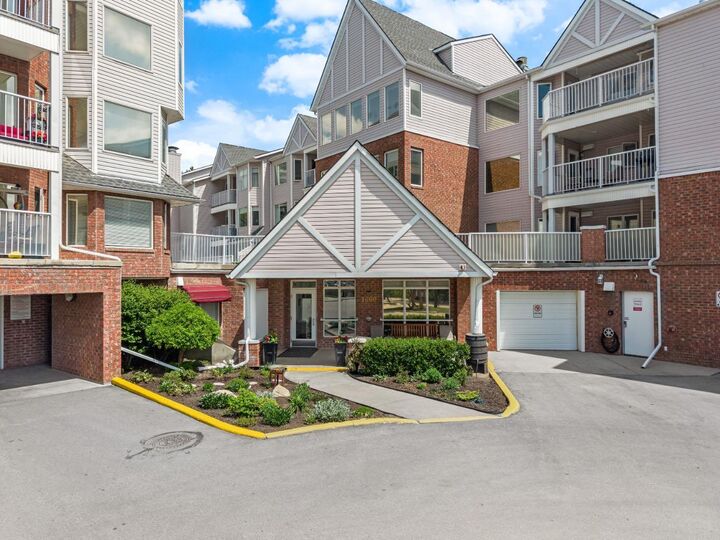 Property Photo: 1108 Hawksbrow Point NW 1108 AB T3G 4C9