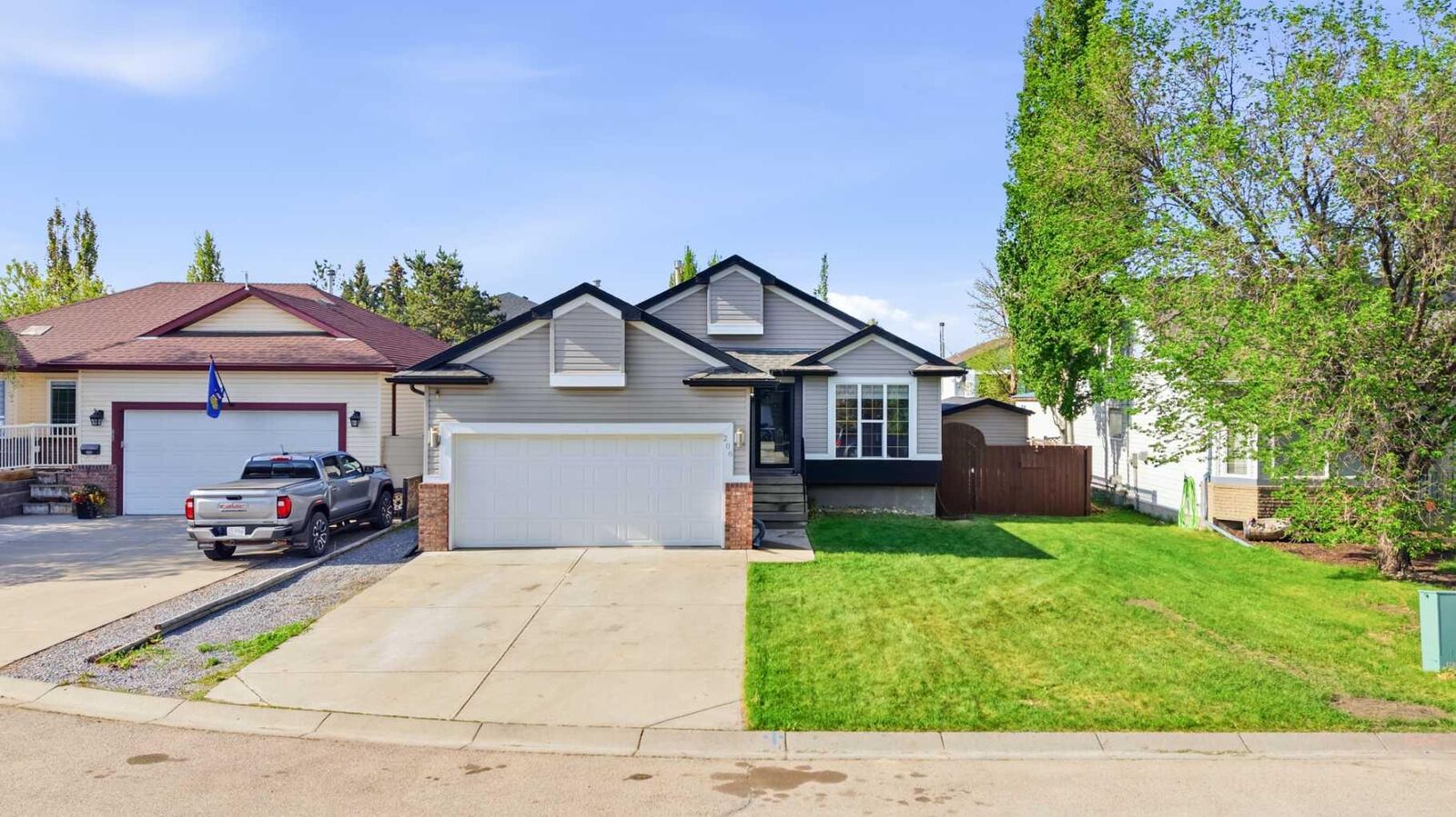 Photo de la propriété:  206 Highwood Village Place NW  AB T1V 1V9 