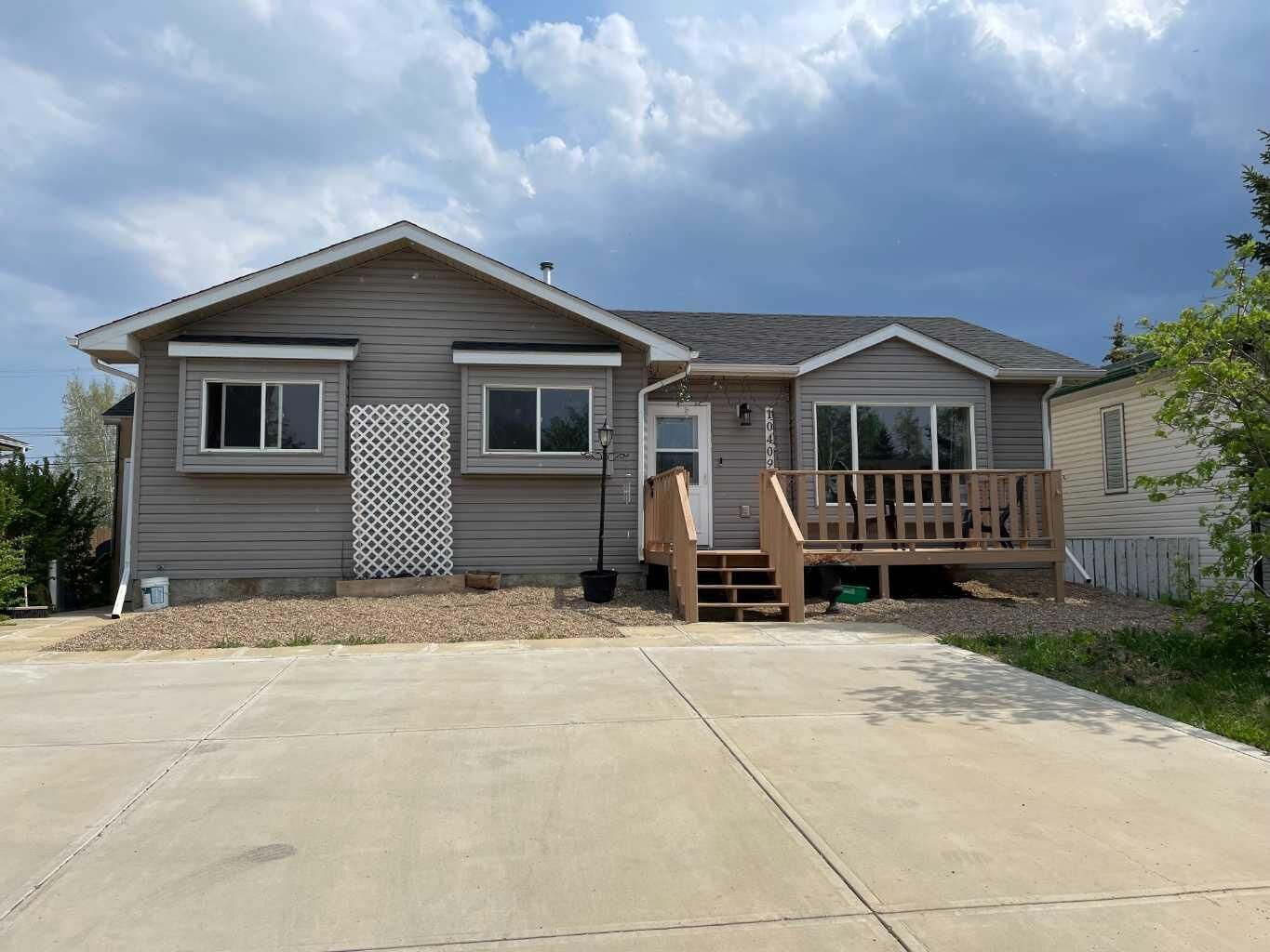 Property Photo: 10409 106 Street AB T0H 1Z0