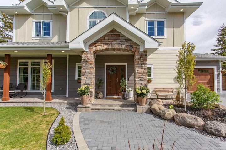 Property Photo: 122 Oliver Avenue AB T4L 2N1