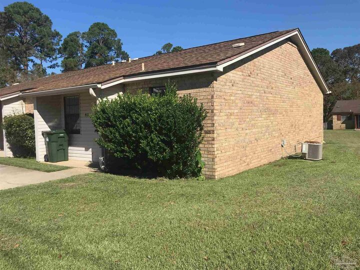 Property Photo:  932 E Johnson Ave  FL 32514 