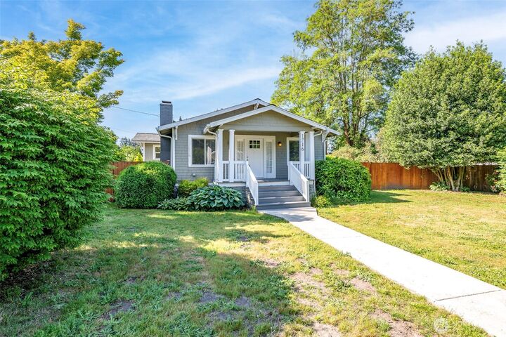 Property Photo:  1716 E Main Street  WA 98002 