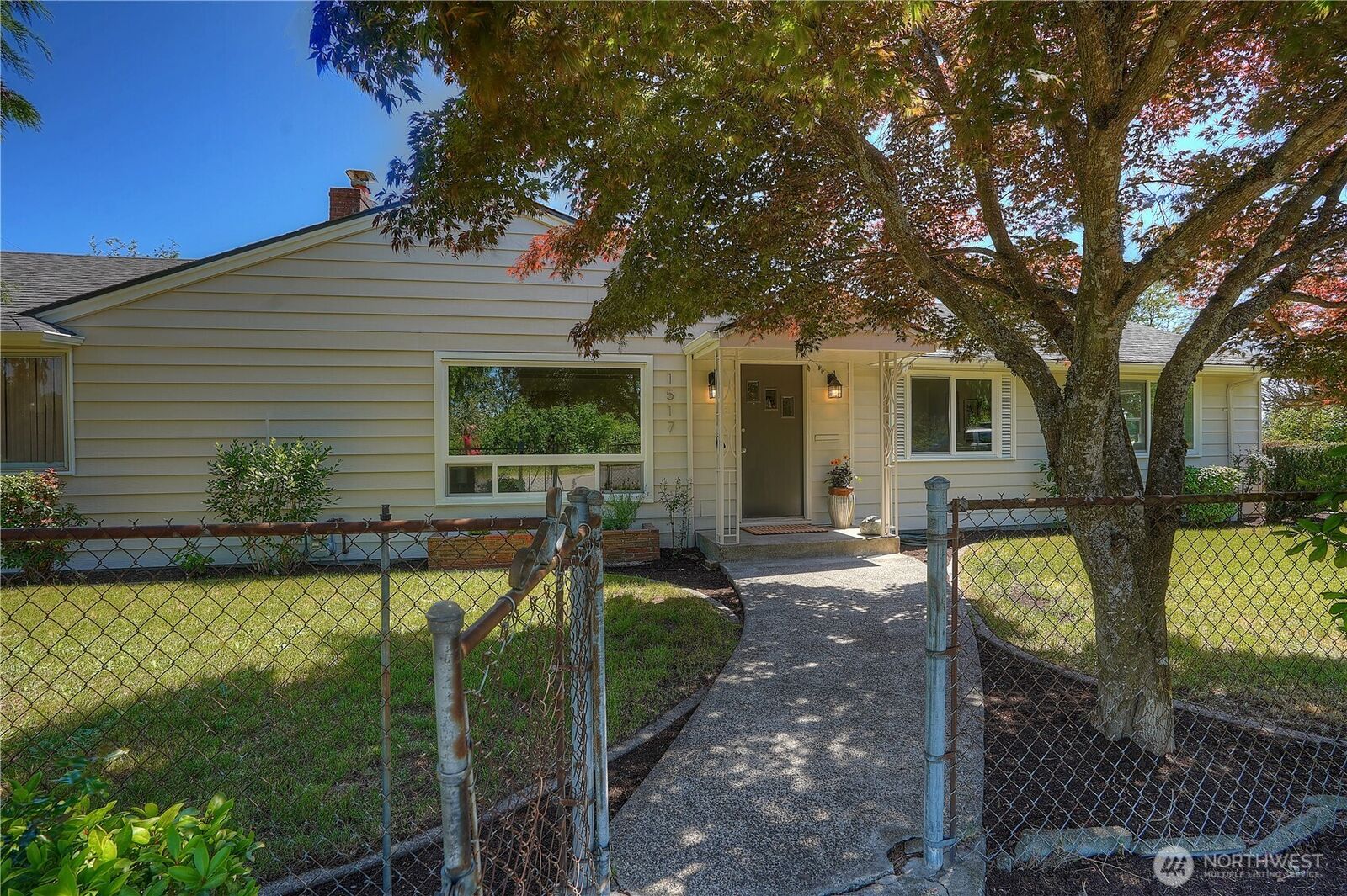 Property Photo:  1517 S Lawrence Street  WA 98405 