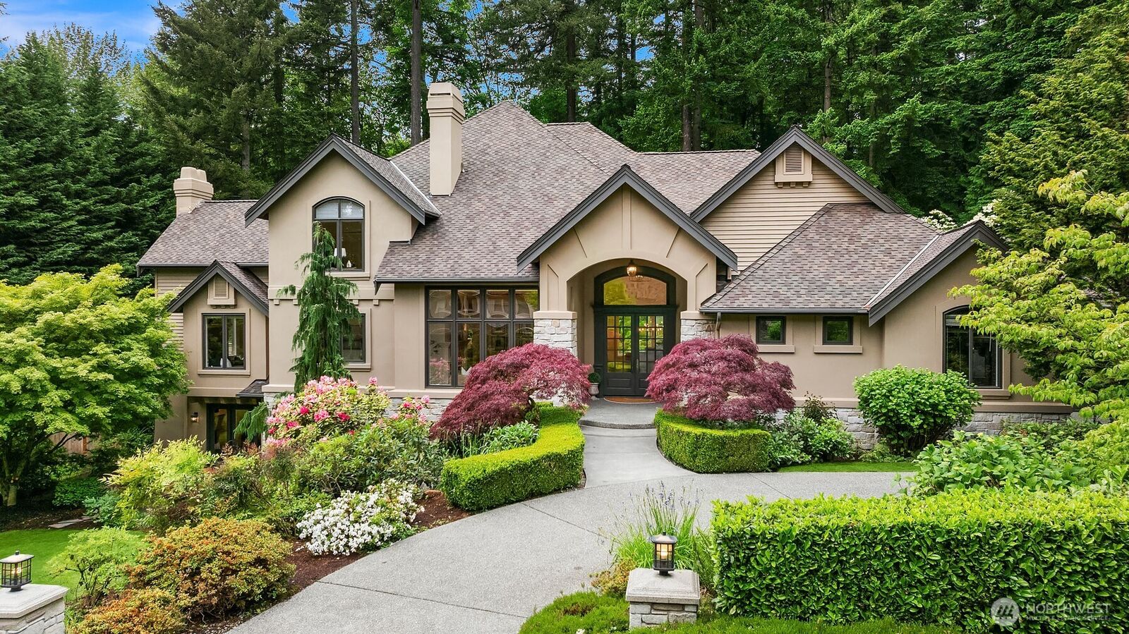 Property Photo:  2828  140th Avenue NE  WA 98005 