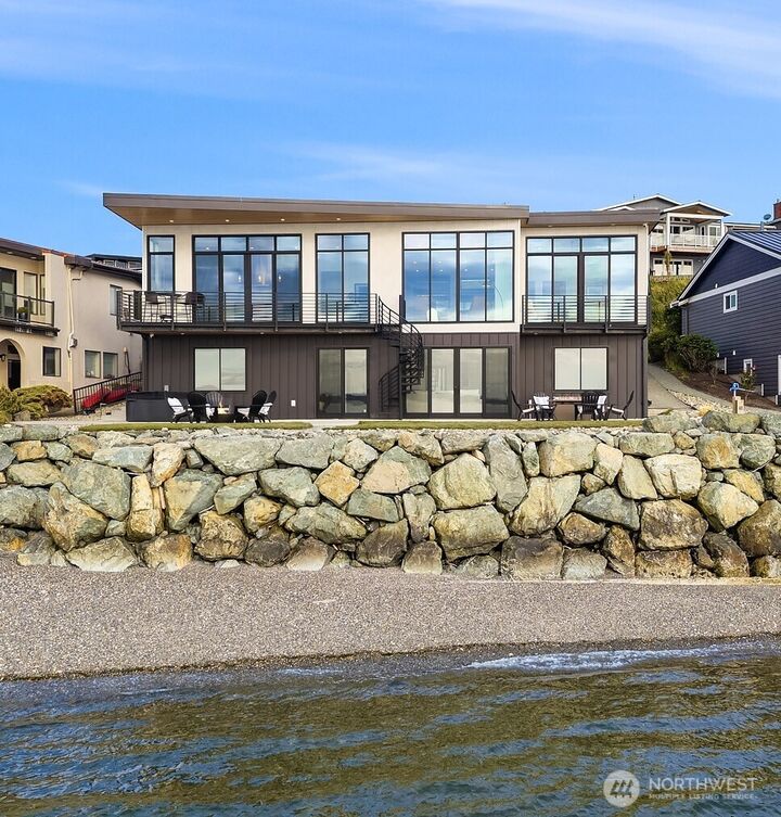 Property Photo: 1104 Bayshore Drive WA 98282