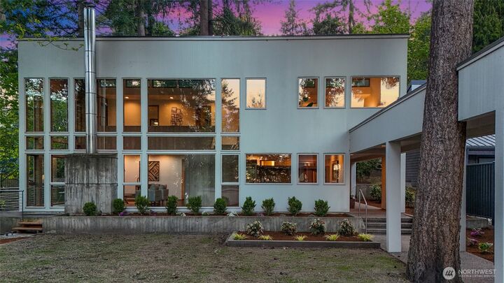 Property Photo: 2261 W Lake Sammamish Parkway SE WA 98008