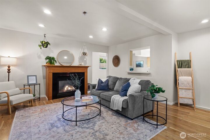 Property Photo:  1721  McDougall Avenue  WA 98201 