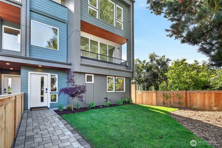 Property Photo:  4144  44th Avenue SW  WA 98116 