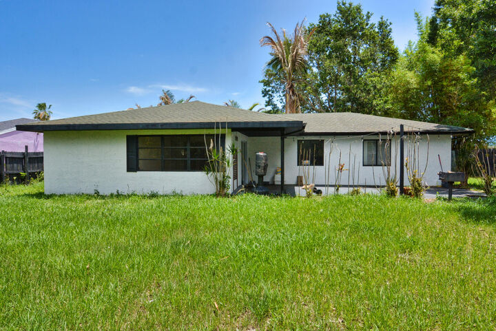Property Photo:  2117 SE East Dunbrooke Circle  FL 34952 