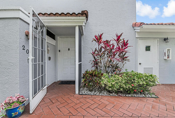 Property Photo: 7384 Lake Meadow Way 201 FL 33437