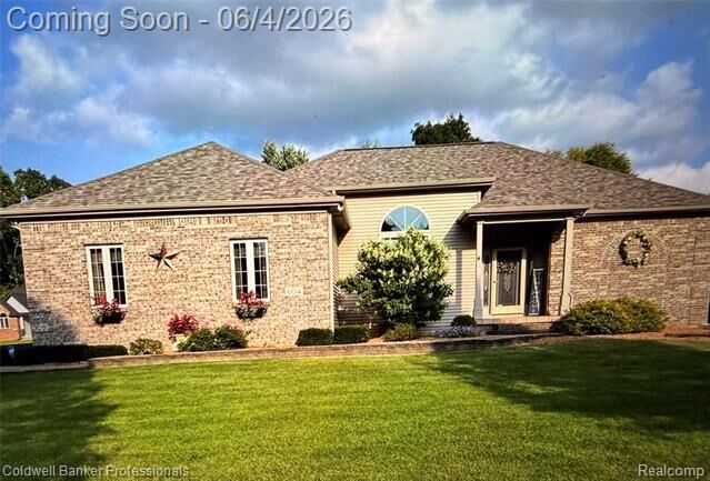 Property Photo:  604 Carriage Way  MI 48423 