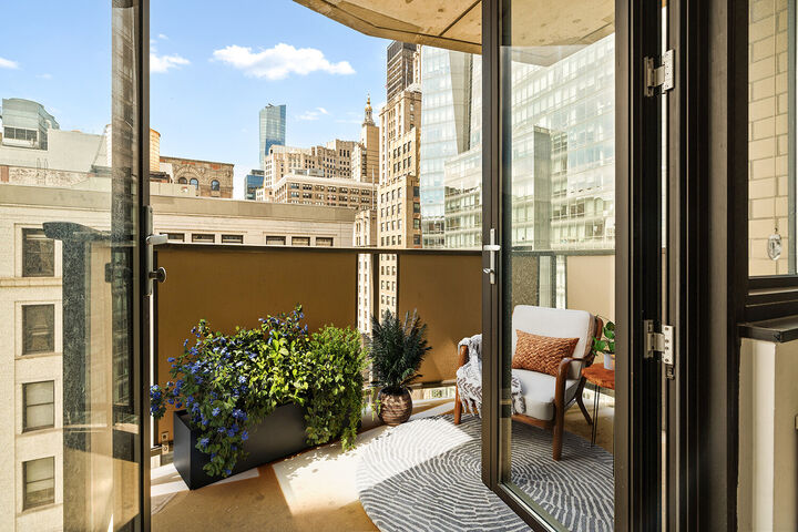 Property Photo:  407 Park Avenue S 17A  NY 10016 