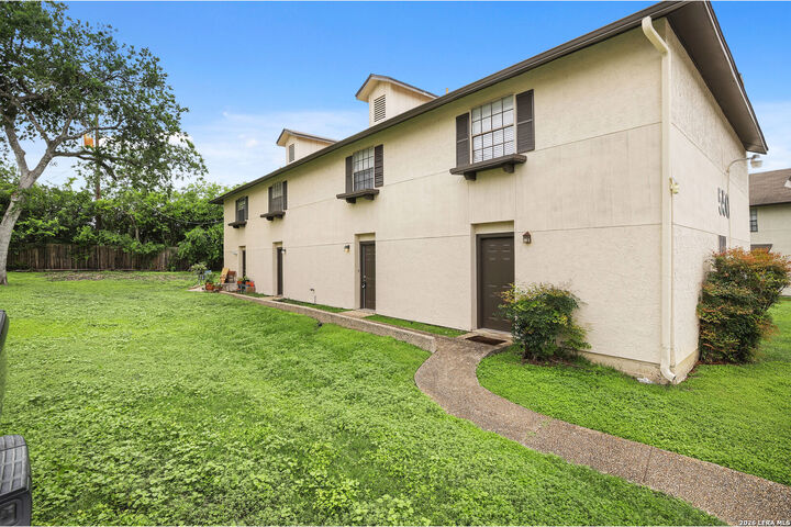 Property Photo:  550 Dukeway  TX 78148 