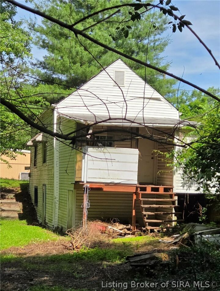 Property Photo: 1536 Chartres Street IN 47150