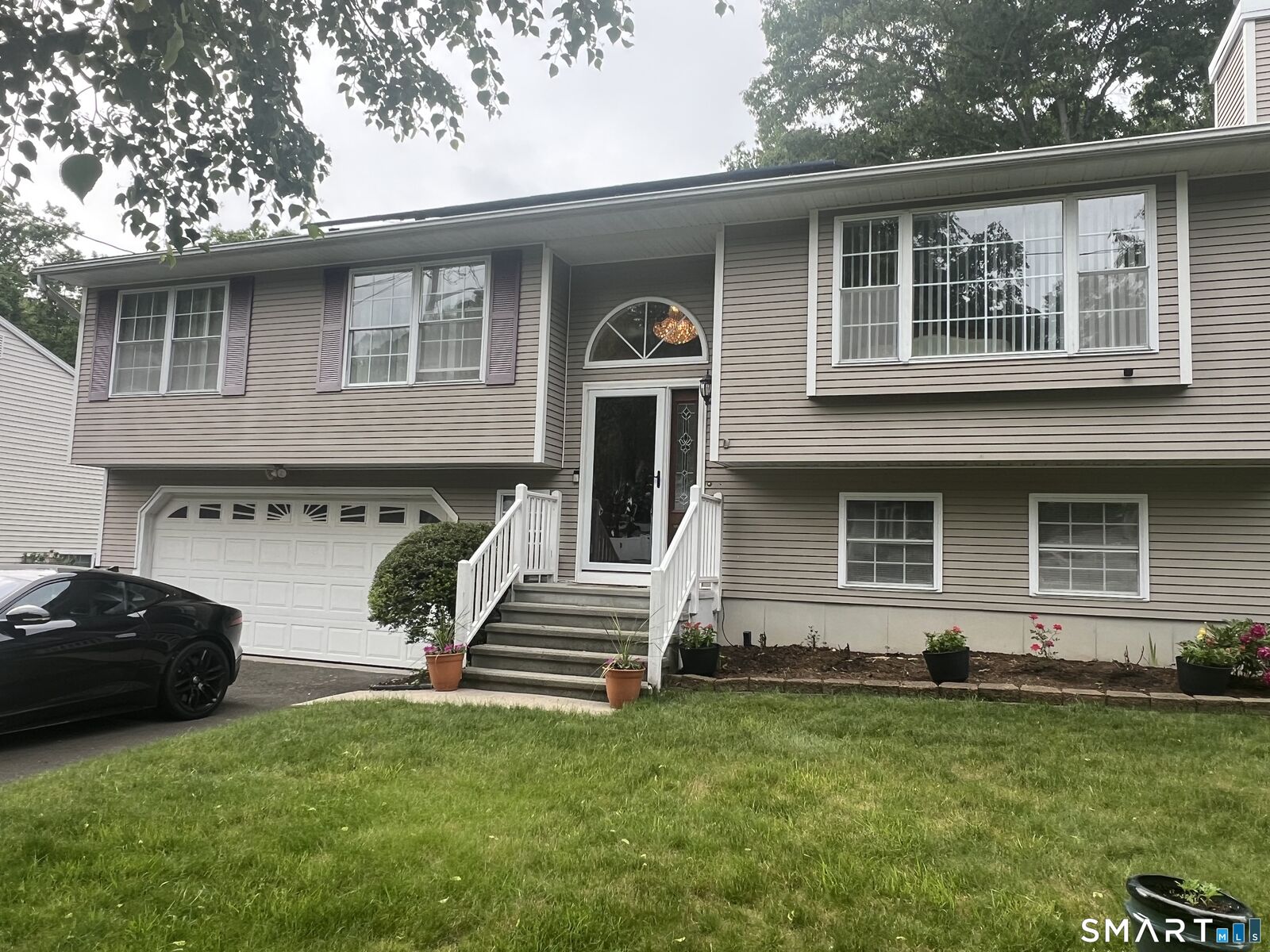 Property Photo:  81 Perry Merrill Drive  CT 06516 