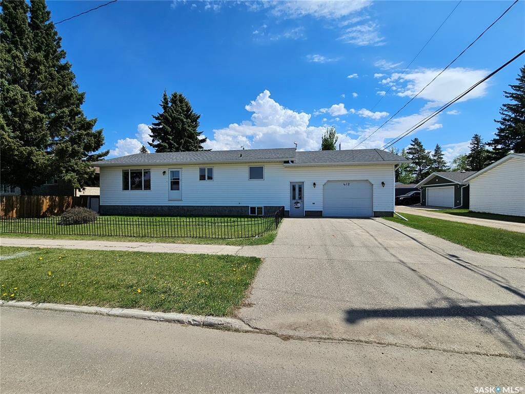 Property Photo: 412 1st Street E SK S0K 4L0