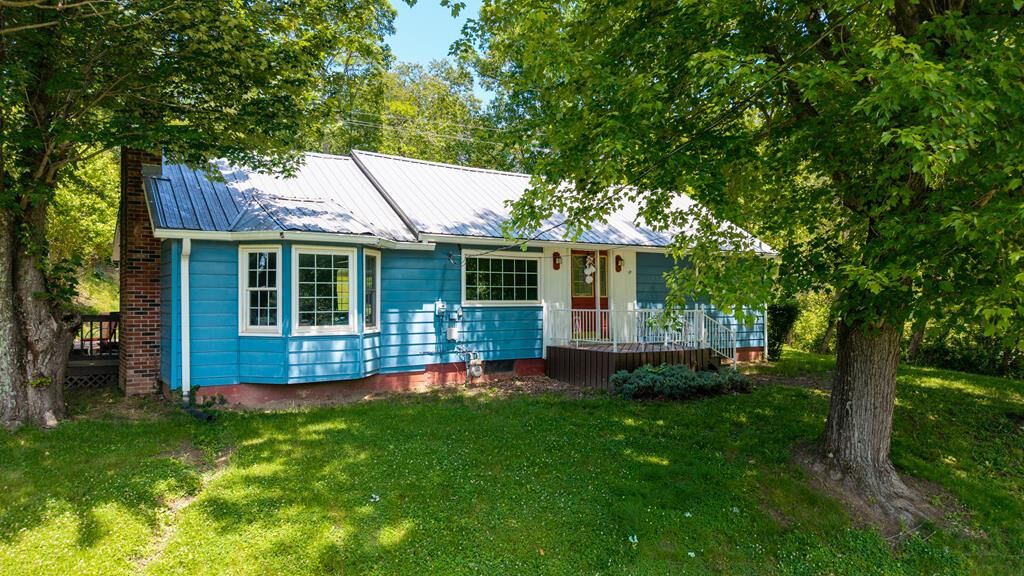 Property Photo:  1450 Maine Ave.  OH 45692 