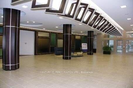 Property Photo:  5791 Yonge Street 1803  ON M2M 0A8 