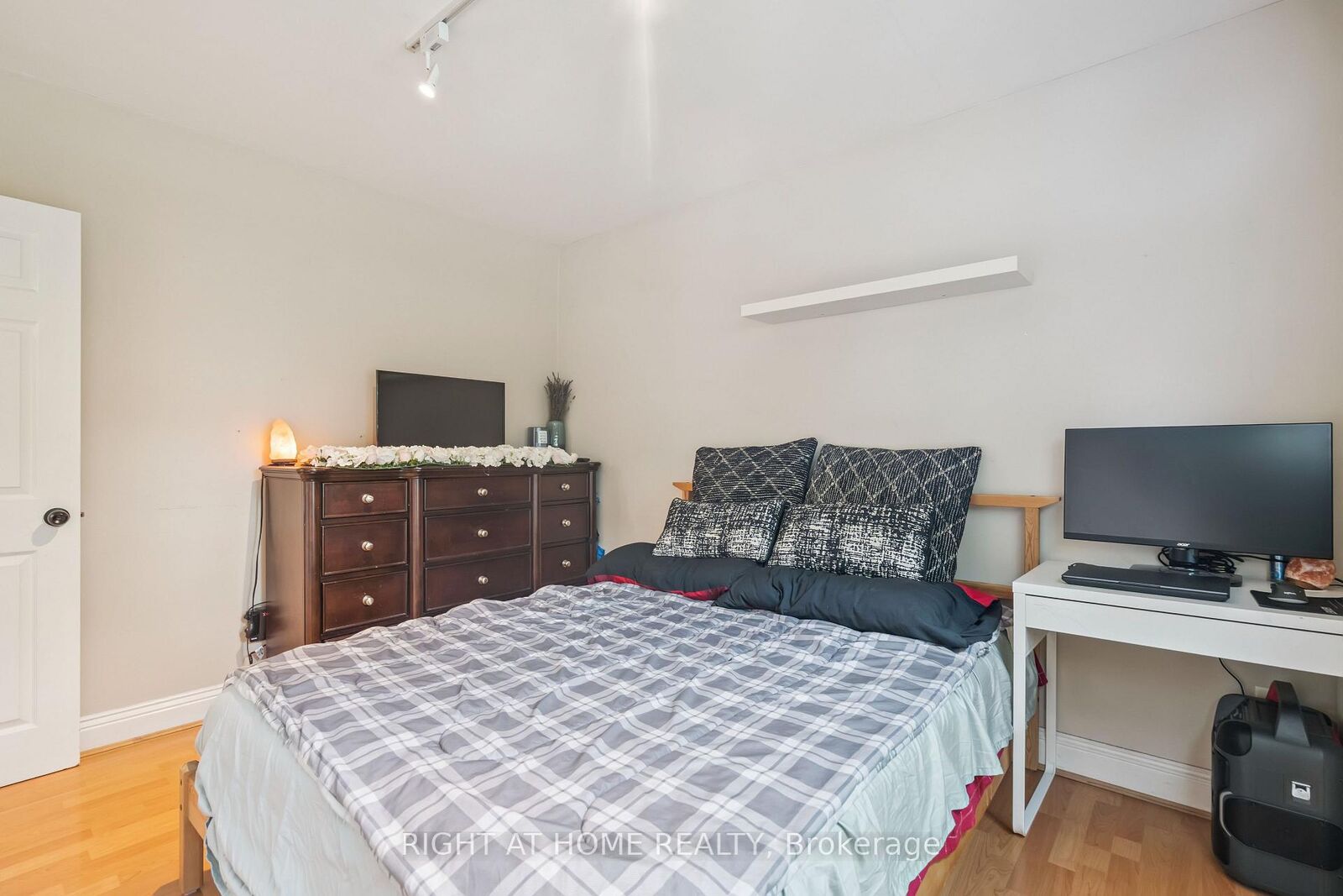 Property Photo: 2343 Mountainside Drive ON L7P 1C1